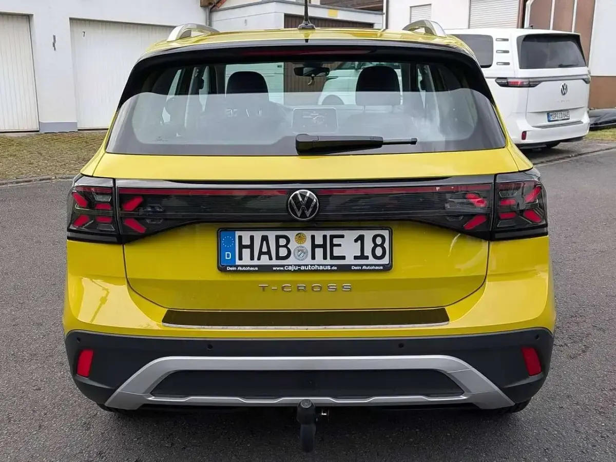 Gebraucht VW T-Cross Life 116 PS (85 kW) 2024 Gelb SUV