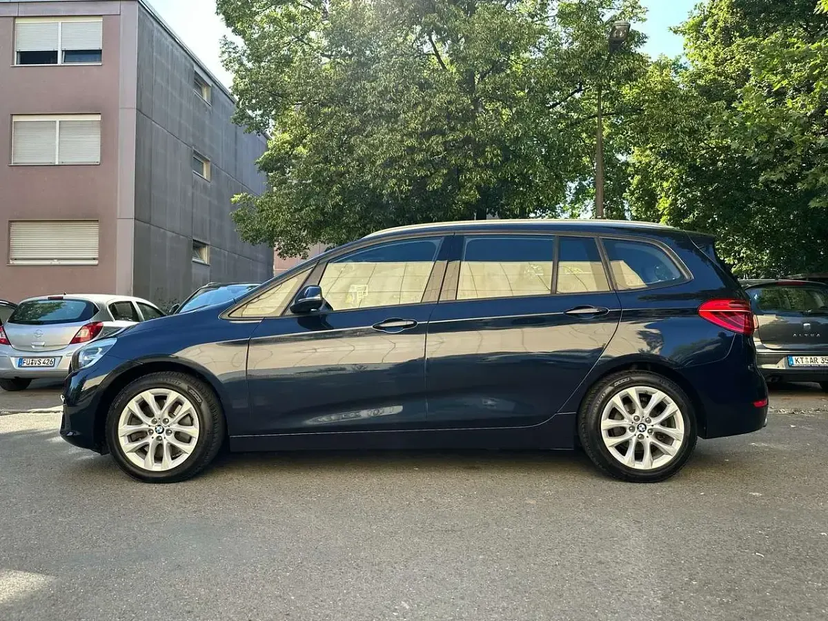 Gebraucht BMW 220 Advantage 190 PS (139 kW) 2016 Blau Van / Kleinbus