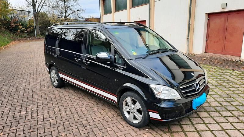 Schwarz Gebraucht 2011 Mercedes Viano Van / Kleinbus | 18.999 € (Fairer Preis) - Bild 1/4