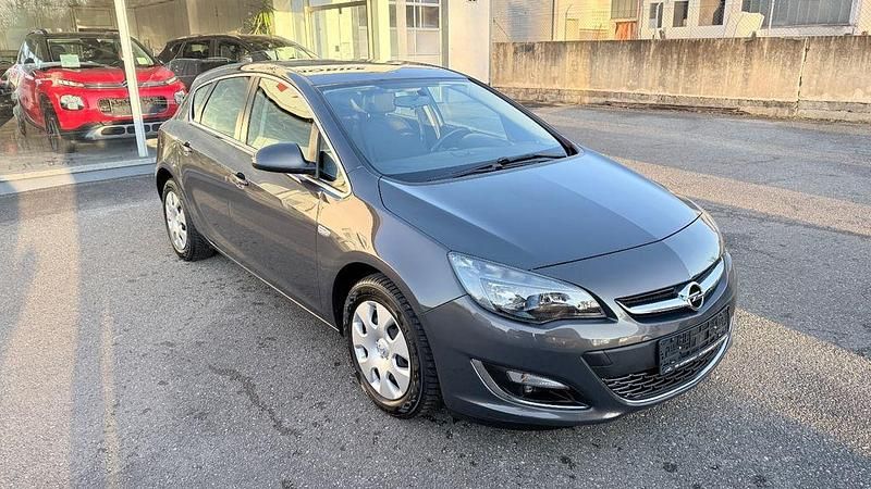 Gebraucht Opel Astra Exklusiv 140 PS (102 kW) 2015 Grau Limousine