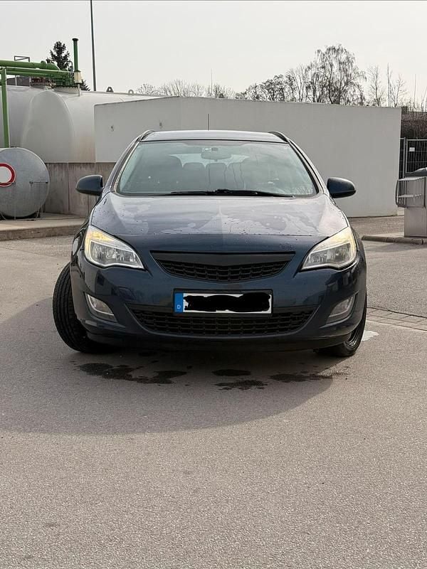 Second-hand Opel Astra 160 CP (117 kW) 2011 Albastru Break