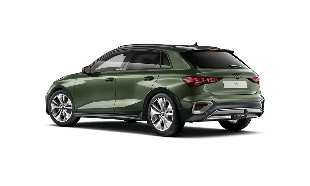 Gebraucht Audi A3 Ambiente 150 PS (110 kW) 2025 Distriktgrün metallic Limousine