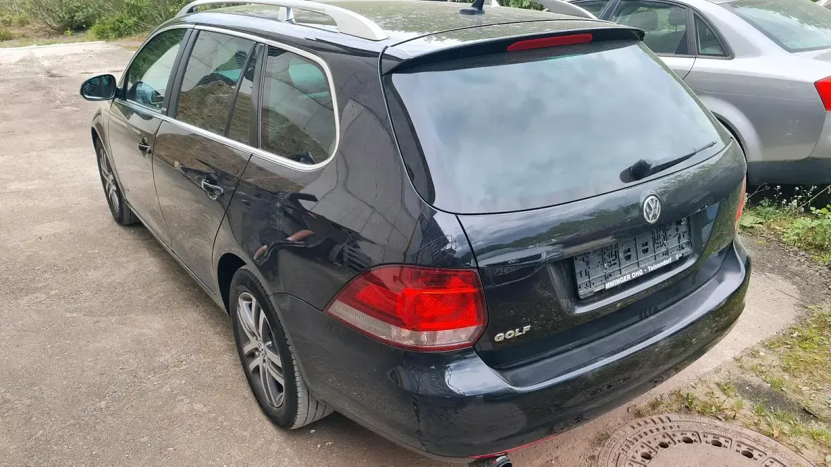 Gebraucht VW Golf VI 105 PS (77 kW) 2011 Schwarz Kleinwagen