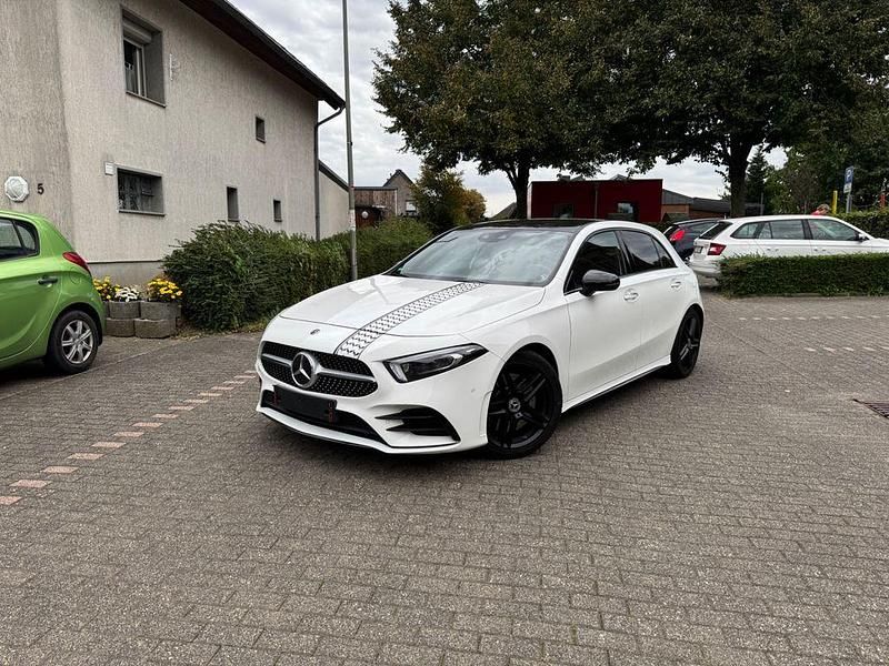 Weiß Gebraucht 2018 Mercedes A250 AMG line Limousine | 23.600 € (Etwas zu teuer) - Bild 1/4