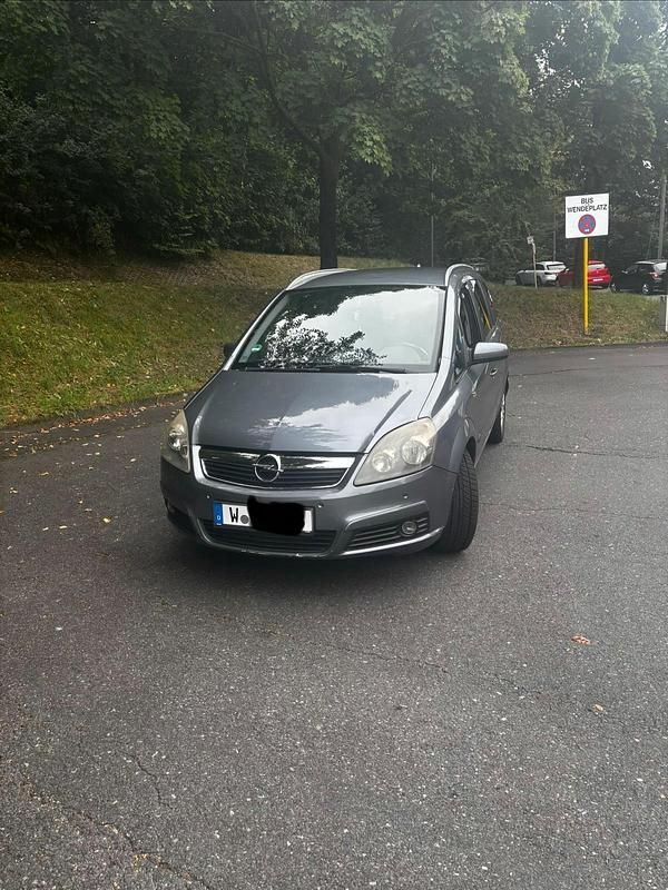 Grau Gebraucht 2005 Opel Zafira Van / Kleinbus | 2.390 € (Fairer Preis) - Bild 1/4