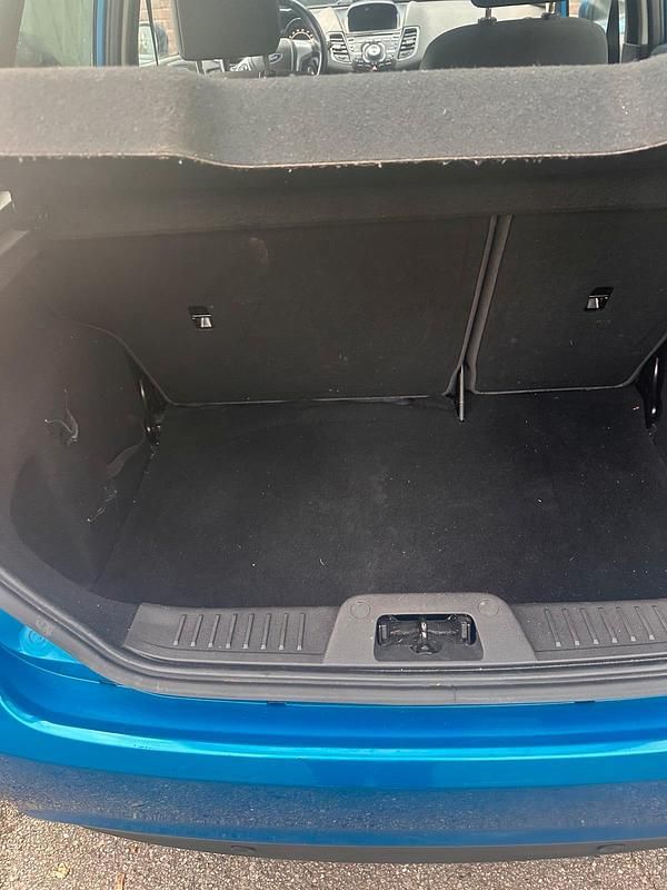 Blau Gebraucht 2013 Ford Fiesta Kleinwagen | 3.500 € (Guter Preis) - Bild 1/4