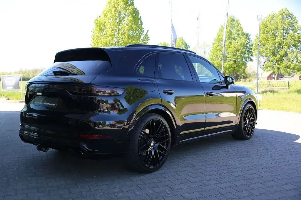 Gebraucht Porsche Cayenne S Chrono 441 PS (324 kW) 2018 Tiefschwarz SUV