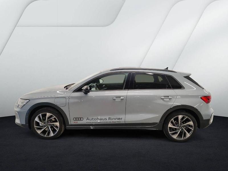 Gebraucht Audi A3 e-tron Ambiente 204 PS (150 kW) 2025 Grau Kleinwagen