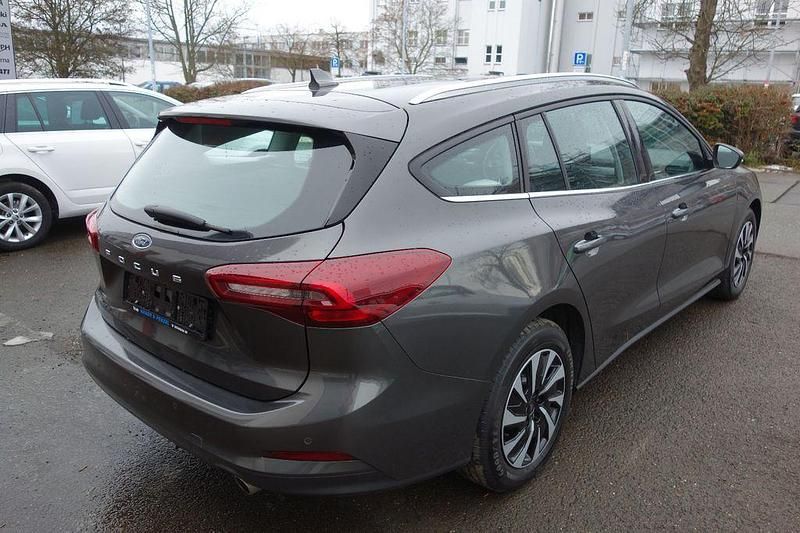 Używany Ford Focus Style 120 KM (88 kW) 2022 Szary Sedan/Limuzyna
