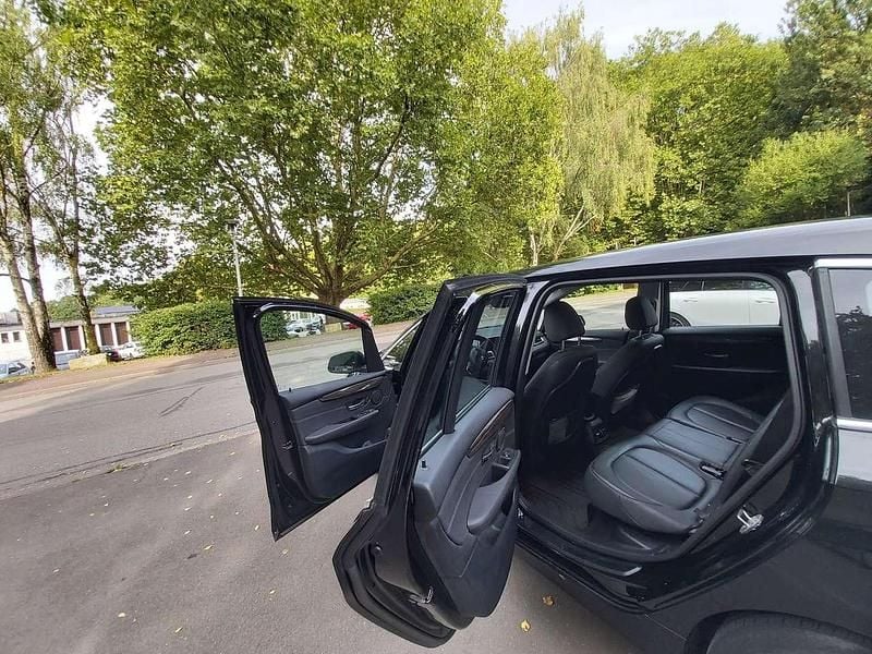Gebraucht 2019 BMW 218 Gran Tourer Luxury Line Van / Kleinbus | 17.500 € (Guter Preis) - Bild 1/4