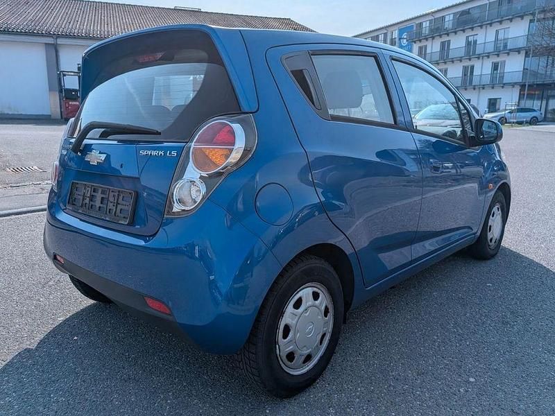 Gebraucht Chevrolet Spark LS 68 PS (50 kW) 2011 Blau Kleinwagen
