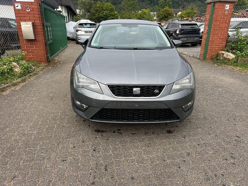 Grau Gebraucht 2013 Seat Leon FR Limousine | 7.900 € (Fairer Preis) - Bild 1/4