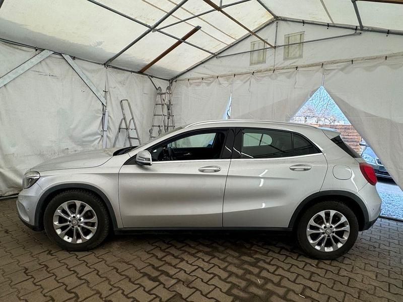 Gebraucht Mercedes GLA220 170 PS (125 kW) 2014 Silber SUV