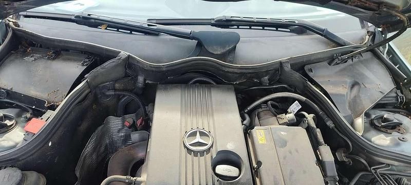 Grau Gebraucht 2006 Mercedes 180 Limousine | 4.900 € - Bild 1/4