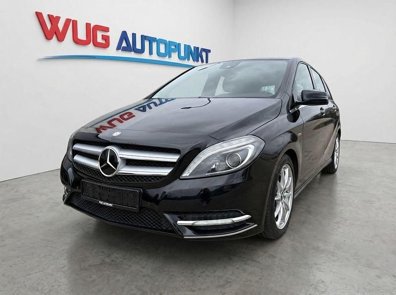 Gebraucht Mercedes B200 156 PS (114 kW) 2012 Schwarz Van / Kleinbus