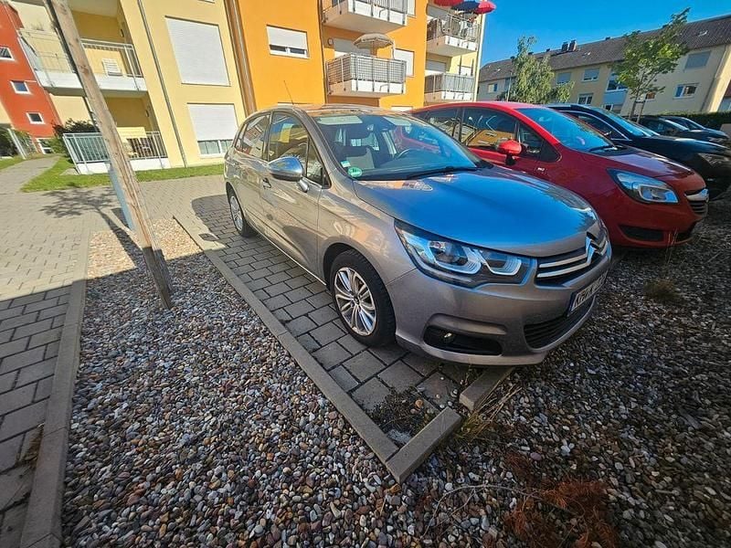 Grau Gebraucht 2016 Citroën C4 PureTech Limousine | 11.200 € (Etwas zu teuer) - Bild 1/3