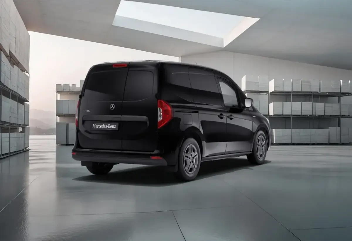 Gebraucht Mercedes eCitan 89 kW (122 PS) 2025 Schwarz Van