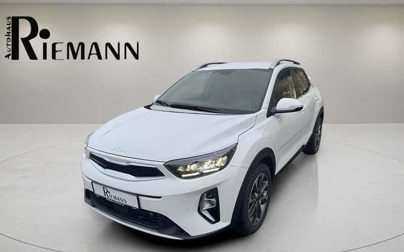 Weiß Gebraucht 2025 Kia Stonic Spirit SUV | 22.495 € (Fairer Preis) - Bild 1/4
