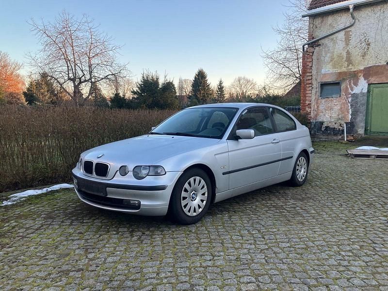 Silber Gebraucht 2002 BMW 316 Coupé | 500 € (Guter Preis) - Bild 1/4