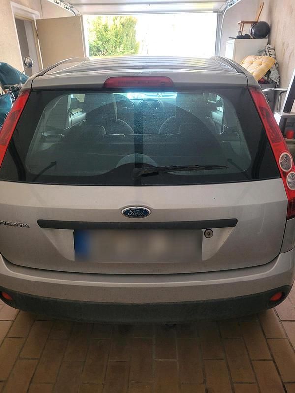 Gebraucht Ford Fiesta 69 PS (50 kW) 2006 Silber Kleinwagen