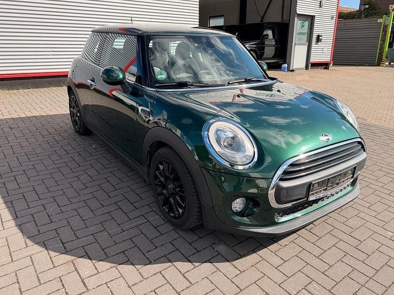 Used Mini ONE 102 HP (75 kW) 2017 Green Hatchback