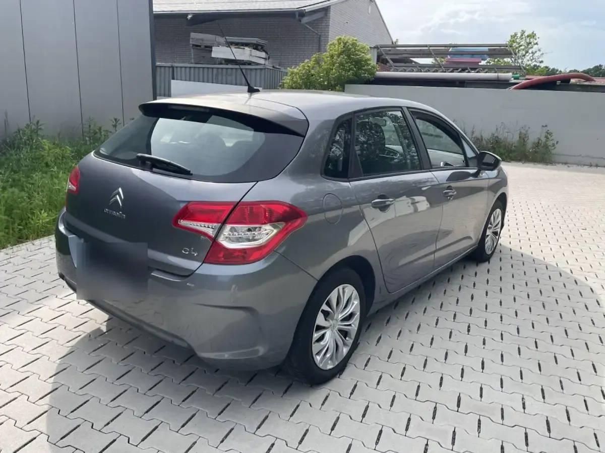Gebraucht Citroën C4 Attraction 95 PS (69 kW) 2011 Grau Limousine