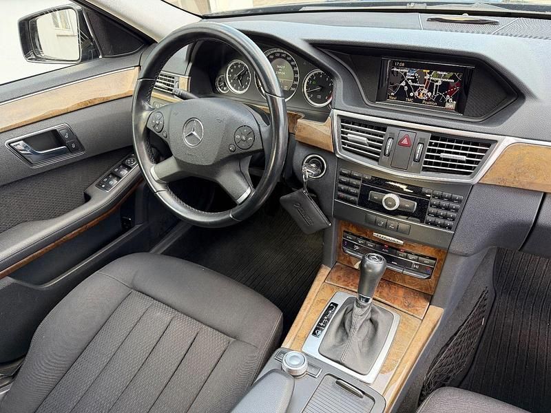 Usata Mercedes E200 184 CV (135 kW) 2010 Nero Berlina