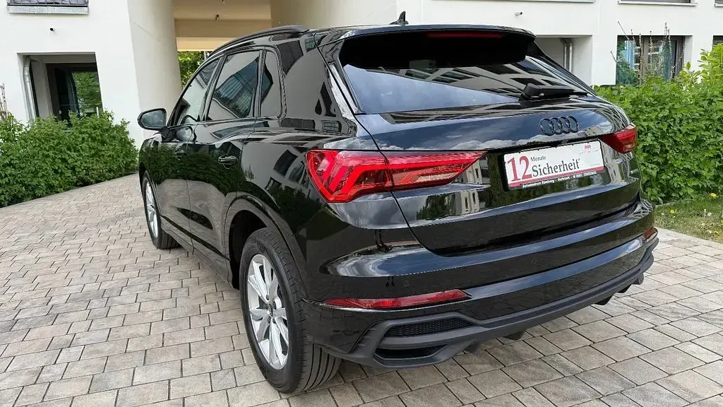 Gebraucht Audi Q3 S-Line 150 PS (110 kW) 2023 Mythosschwarz SUV