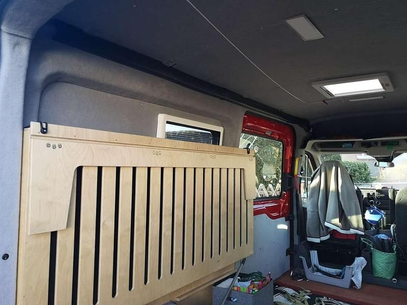 Gebraucht Ford Transit 131 PS (96 kW) 2024 Rot Van / Kleinbus