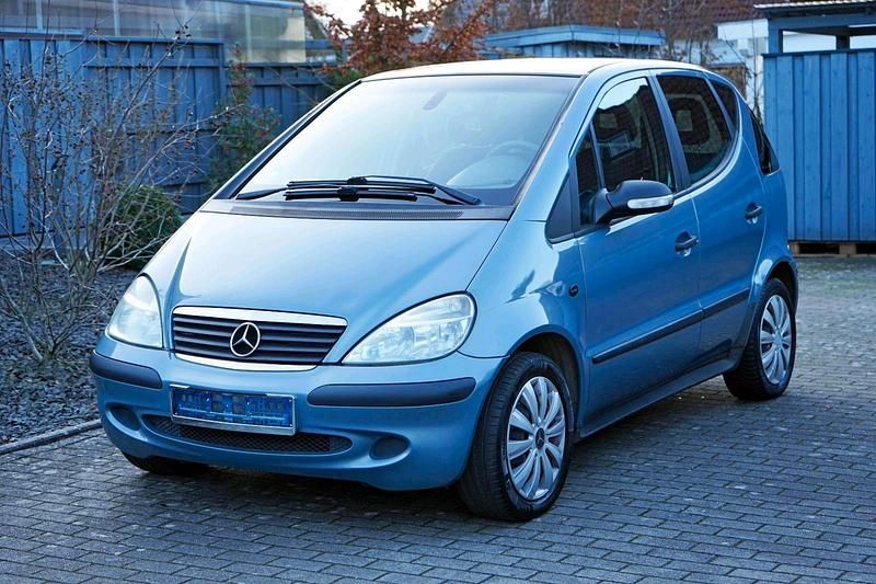 Blau Gebraucht 2004 Mercedes A160 Classic Limousine | 1.650 € (Fairer Preis) - Bild 1/4