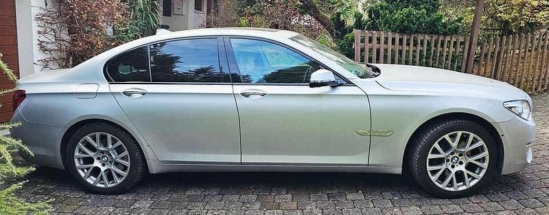 Gebraucht BMW 740 Exclusive 313 PS (230 kW) 2014 Silber Limousine