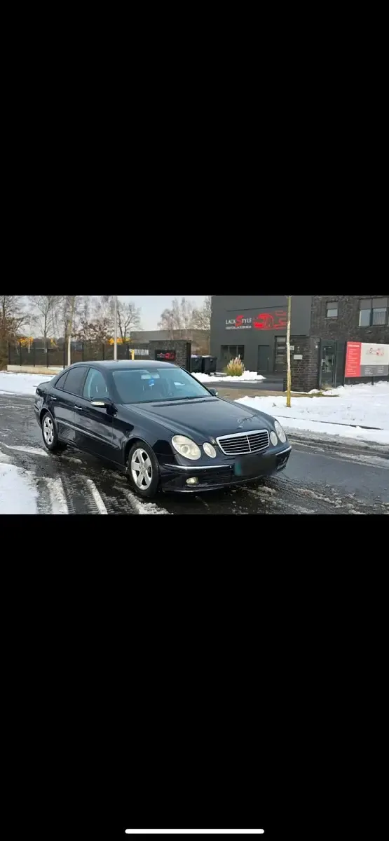 Gebraucht Mercedes E280 177 PS (130 kW) 2004 Blau Limousine