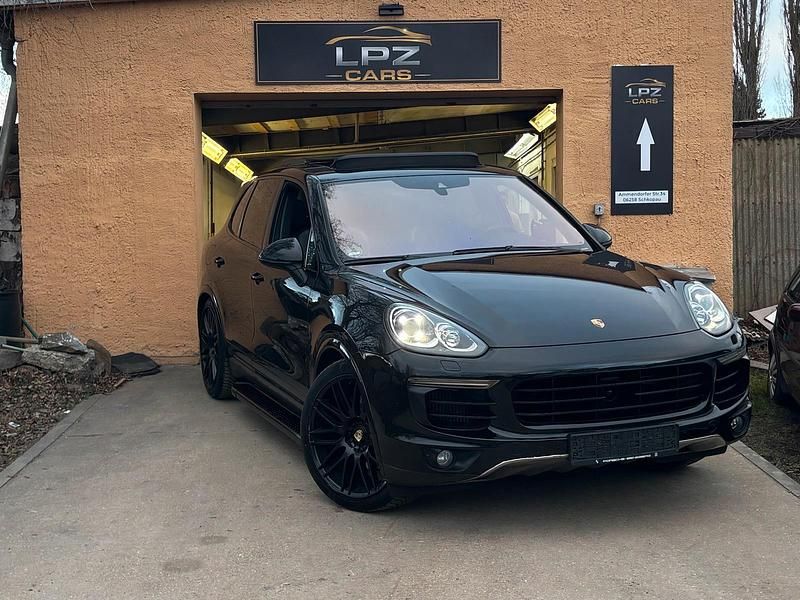 Second-hand Porsche Cayenne 300 CP (220 kW) 2015 Negru SUV