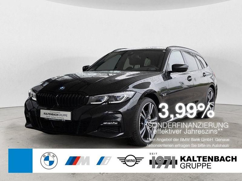 Schwarz Gebraucht 2022 BMW 330e M Sport Kombi | 31.890 € (Superpreis) - Bild 1/3
