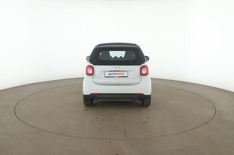 Gebraucht Smart ForTwo Cabrio Basis 90 PS (66 kW) 2019 Weiß Cabrio
