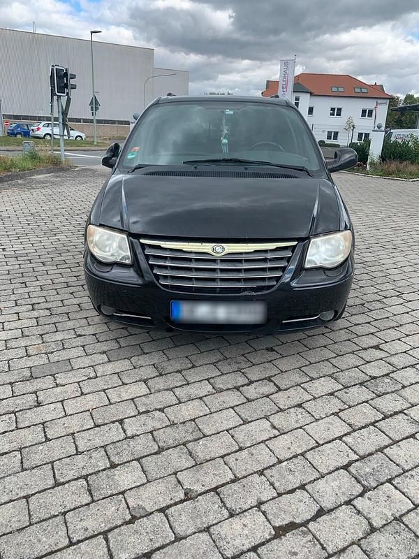 Schwarz Gebraucht 2004 Chrysler Voyager Van / Kleinbus | 600 € (Guter Preis) - Bild 1/4