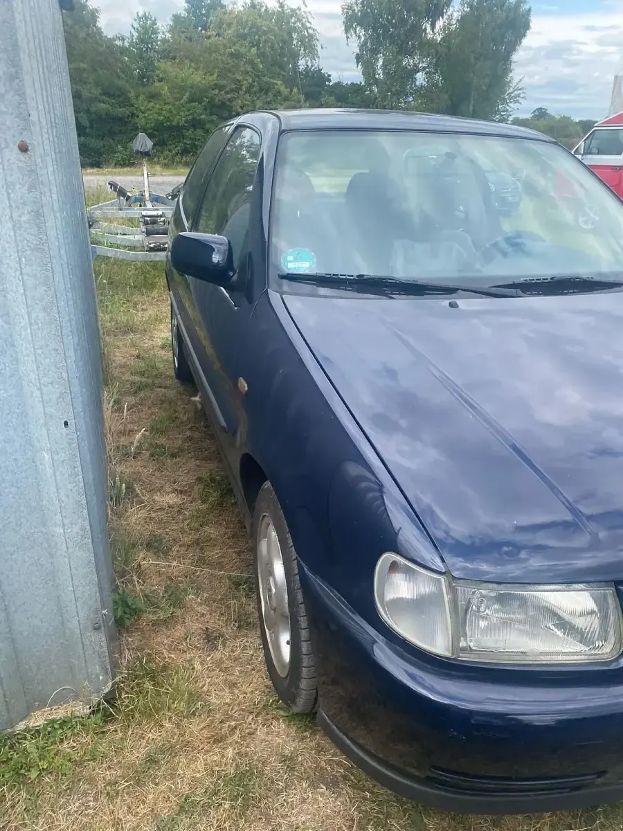 Gebraucht VW Polo 60 PS (44 kW) 1997 Blau Kleinwagen