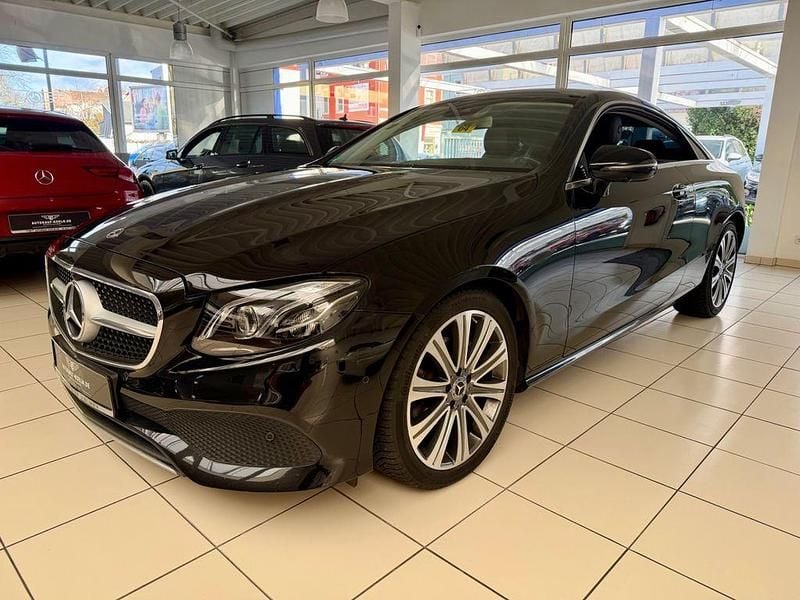 Schwarz Gebraucht 2018 Mercedes E200 Avantgarde Coupé | 30.985 € (Etwas zu teuer) - Bild 1/4