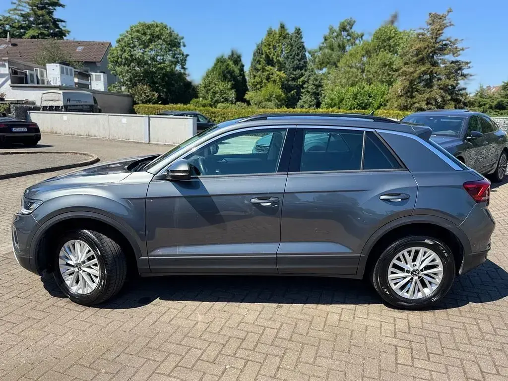 Gebraucht VW T-Roc Life 116 PS (85 kW) 2023 Grau SUV