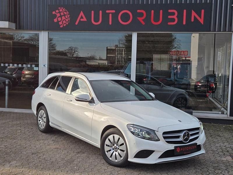Gebraucht Mercedes C180 156 PS (114 kW) 2020 Polarweiss Kombi
