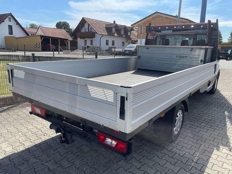 Gebraucht Ford Transit Trend 170 PS (125 kW) 2021 Frostweiß Van / Kleinbus