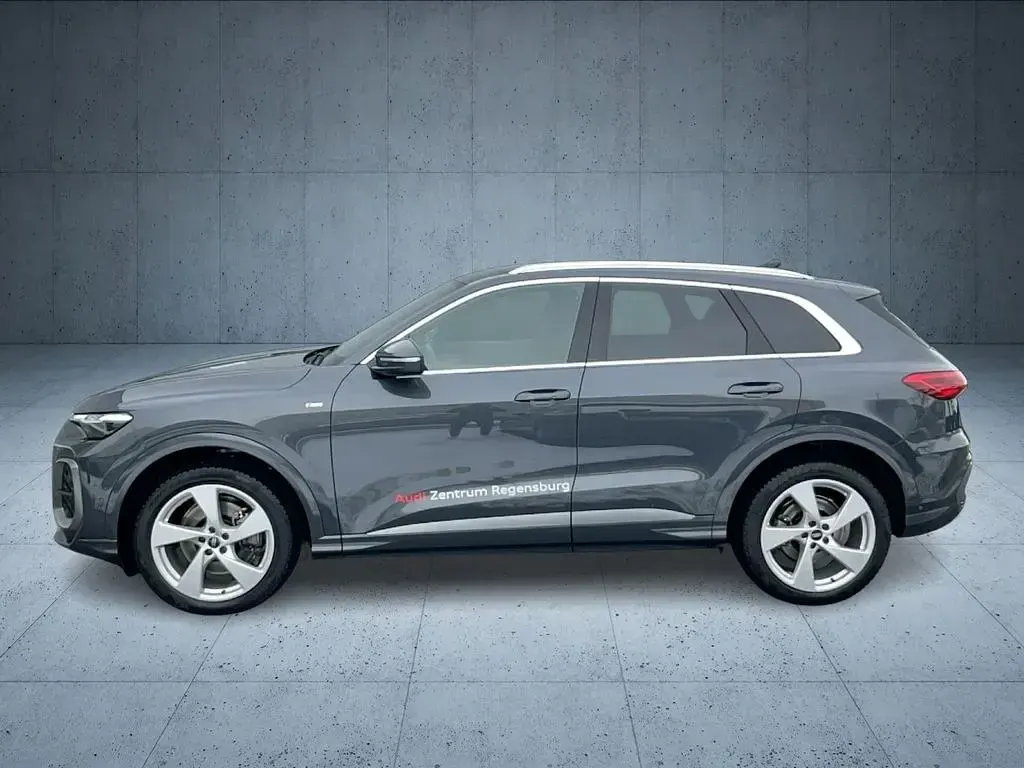 Gebraucht Audi Q5 Ambiente 204 PS (150 kW) 2025 Grau (tamboragrau) SUV