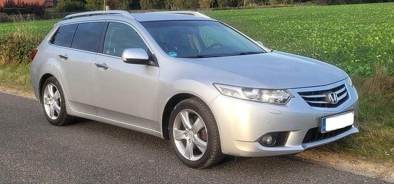 Silber Gebraucht 2012 Honda Accord Kombi | 8.900 € (Guter Preis) - Bild 1/4