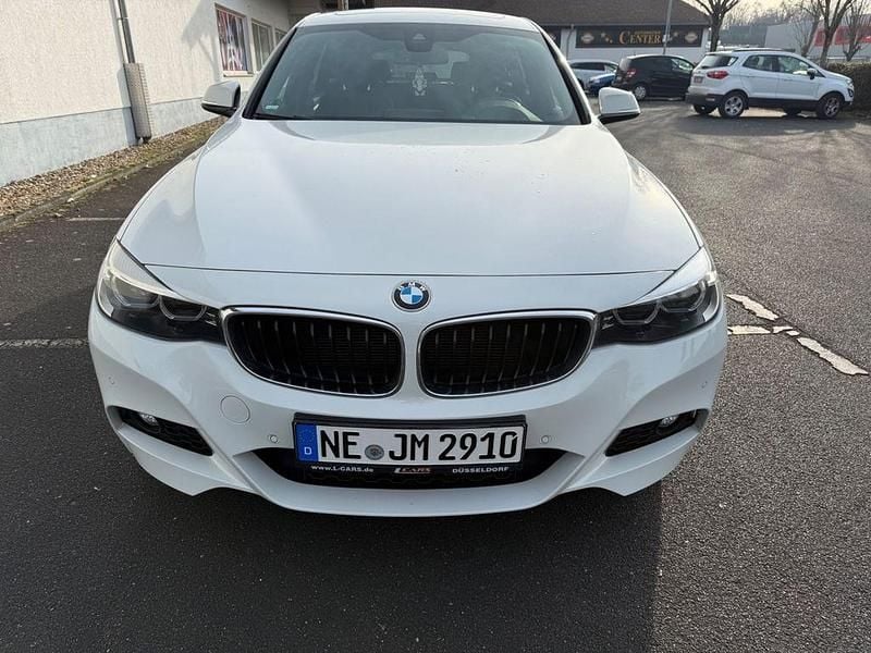 Gebraucht BMW 320 M Sport 190 PS (139 kW) 2017 Weiß Limousine