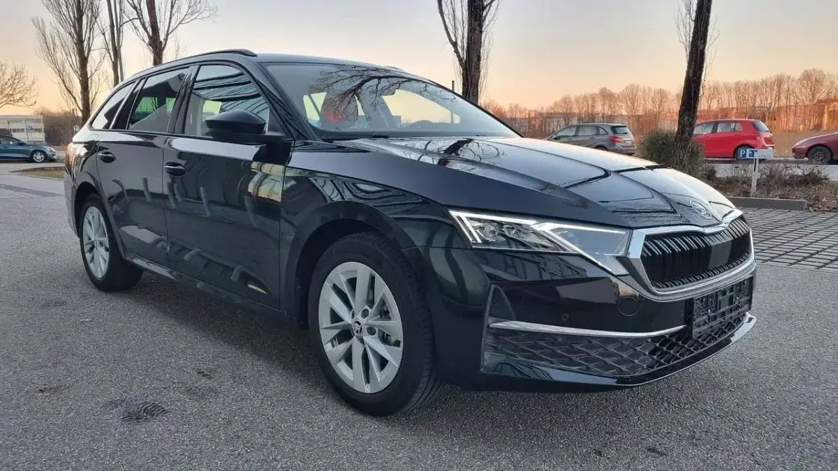 Neu Skoda Octavia 150 PS (110 kW) 2025 Blackmagic perleffekt Kombi
