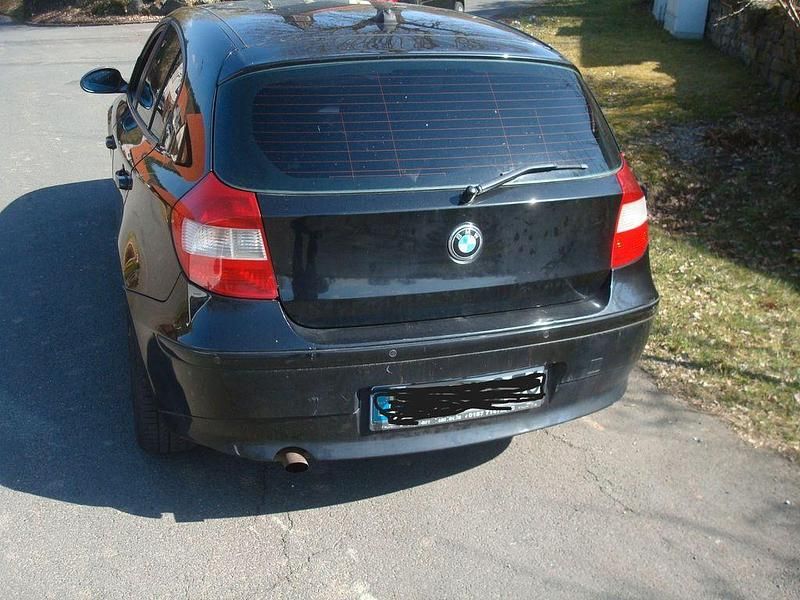 Gebraucht BMW 116 116 PS (85 kW) 2004 Schwarz Kleinwagen