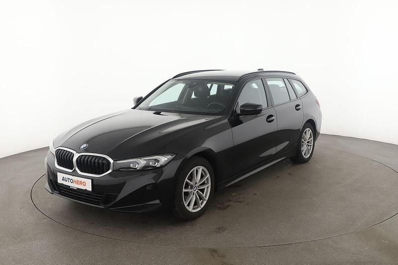 Schwarz Gebraucht 2024 BMW 318 Comfort Edition Kombi | 30.920 € (Superpreis) - Bild 1/3