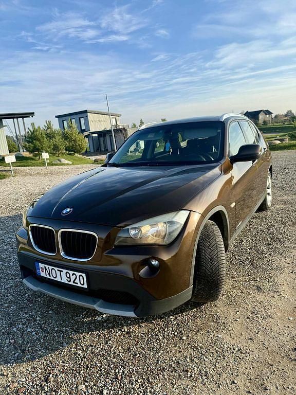 Braun Gebraucht 2010 BMW X1 SUV | 8.000 € (Fairer Preis) - Bild 1/4