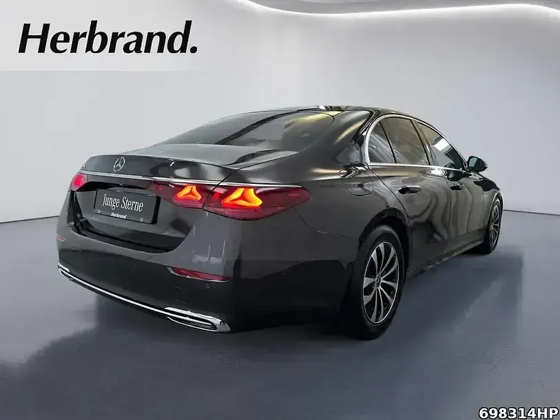 Gebraucht Mercedes E220 Avantgarde 197 PS (144 kW) 2025 Metalliclack graphitgrau Limousine