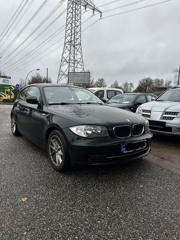 Schwarz Gebraucht 2011 BMW 116 Lifestyle Kleinwagen | 2.500 € (Superpreis) - Bild 1/4